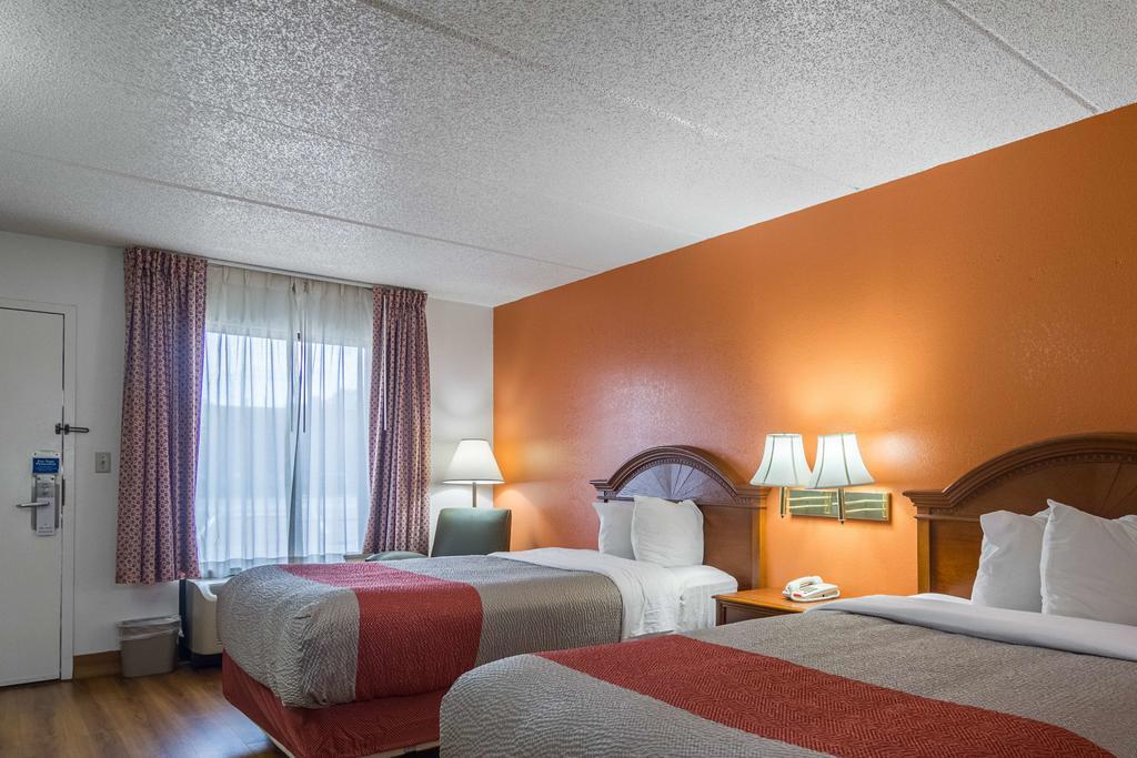 Motel 6 Waycross Bagian luar foto