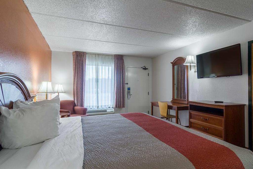 Motel 6 Waycross Bagian luar foto